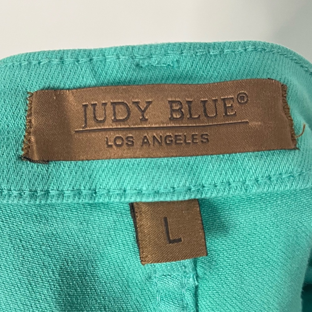 Judy Blue Summer Lovin Mid Rise Shorts - Picture 4 of 12